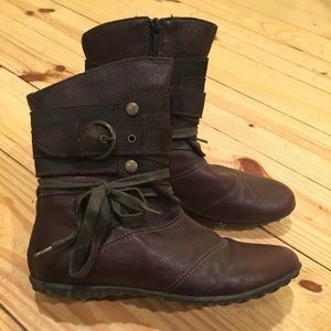 Goex Respira leather wrap buckle boots.